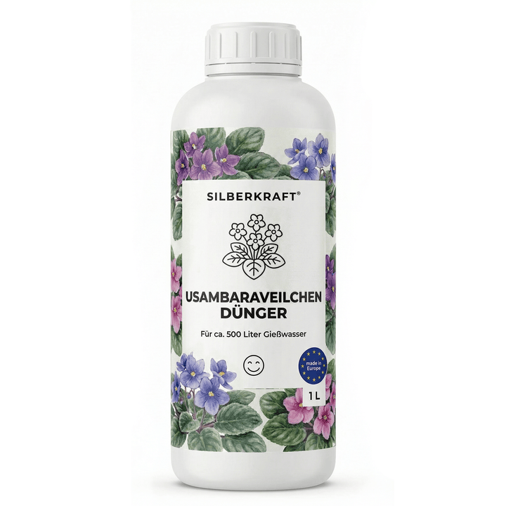 Vorderseite der 1L Flasche Silberkraft Usambaraveilchen-Dünger mit violetten Blütenmotiven.